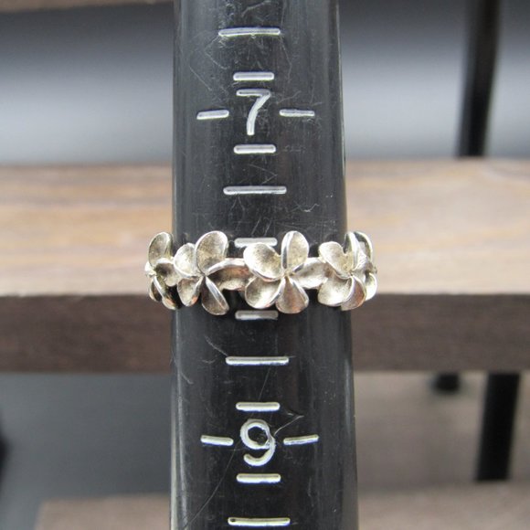 Size 8 Sterling Silver Rustic Multiple Flower Band - Picture 5 of 7